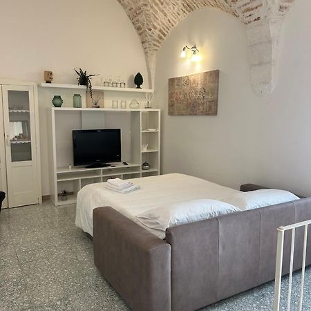 Casa Angioina Apartment มาร์ตินาฟรังกา ภายนอก รูปภาพ