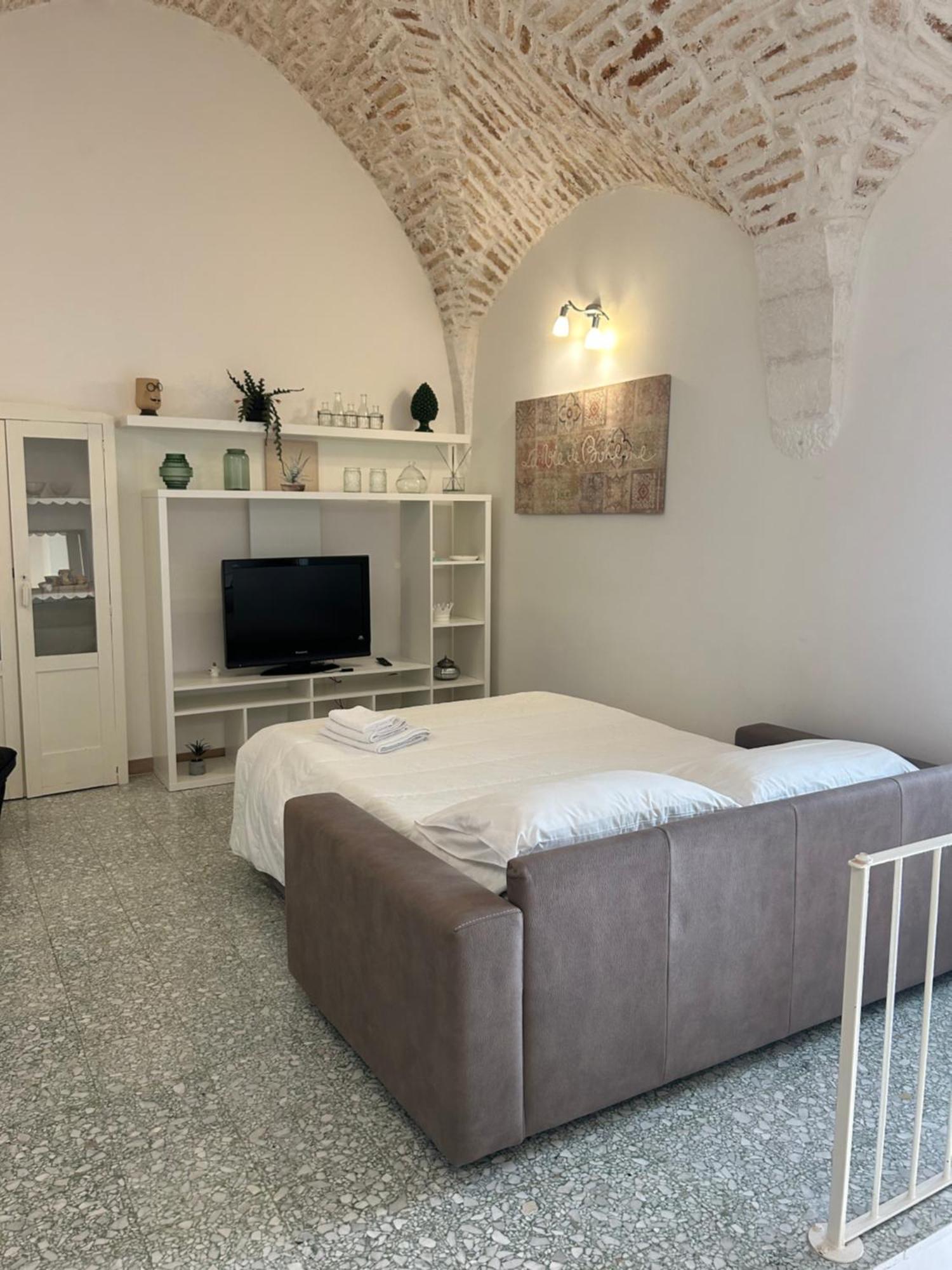 Casa Angioina Apartment มาร์ตินาฟรังกา ภายนอก รูปภาพ